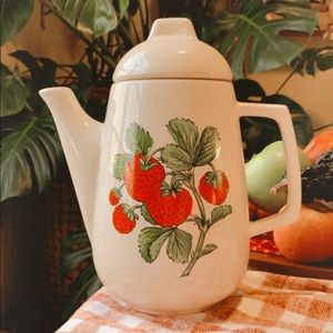 Vintage Strawberry Teapot 🍓